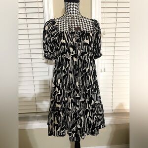 Entro black and white dress.  New without tag,never worn.  Size small.